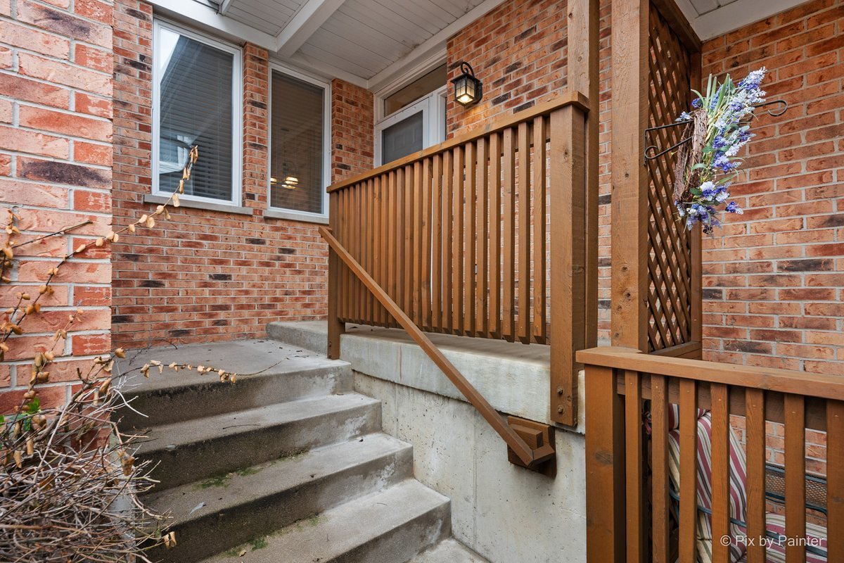 266 Charlotte Court, Cary, IL