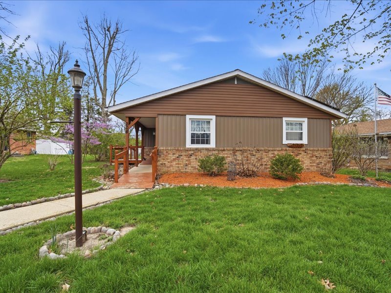 208 NW Madison Street, Hopedale, IL