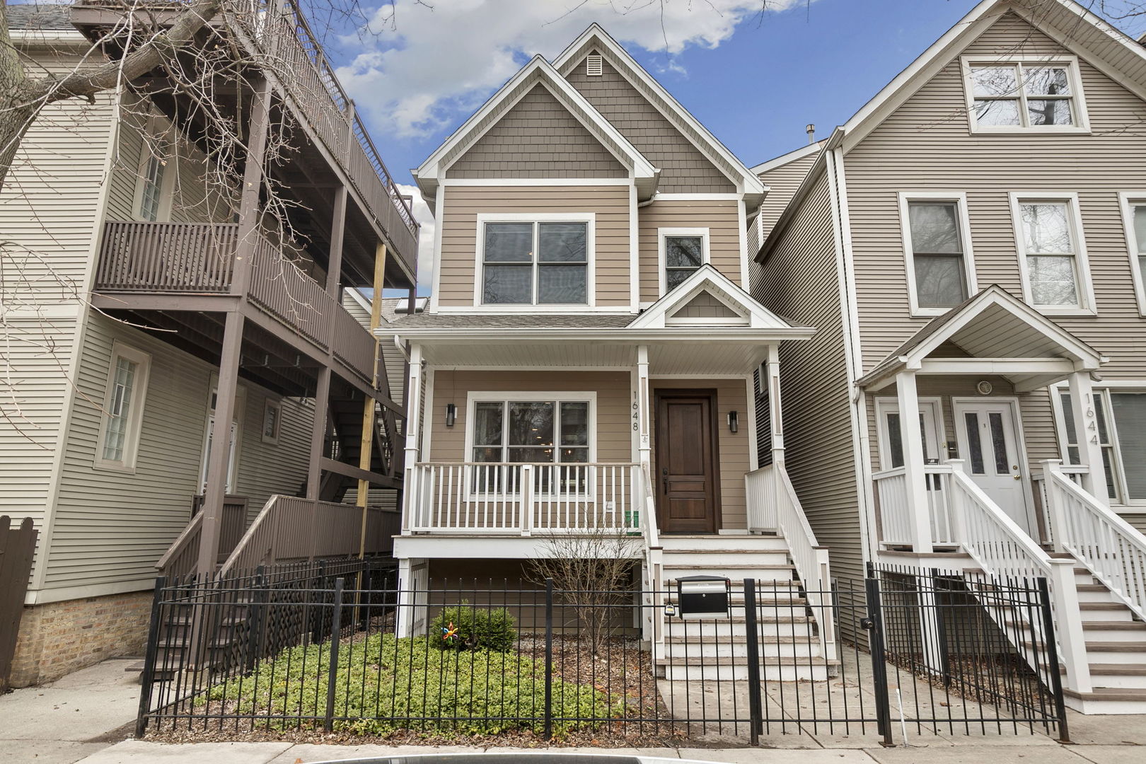 1648 W Fletcher Street, Chicago, IL