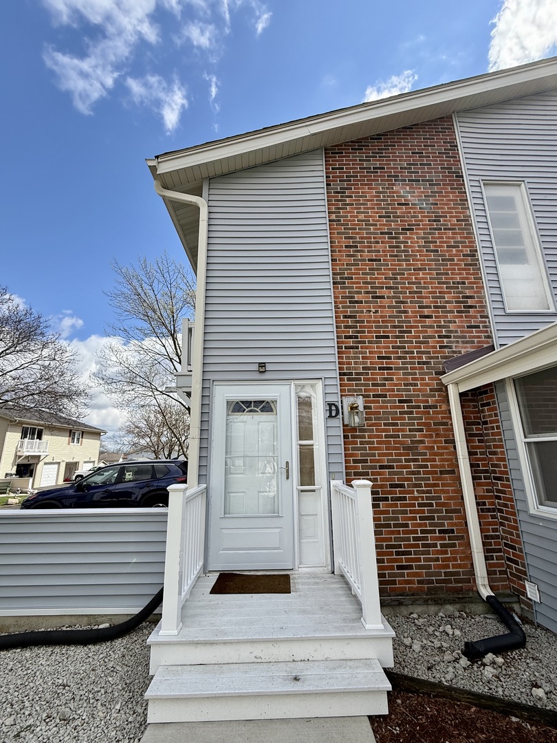 330 Hampton Court #D, Bloomingdale, IL