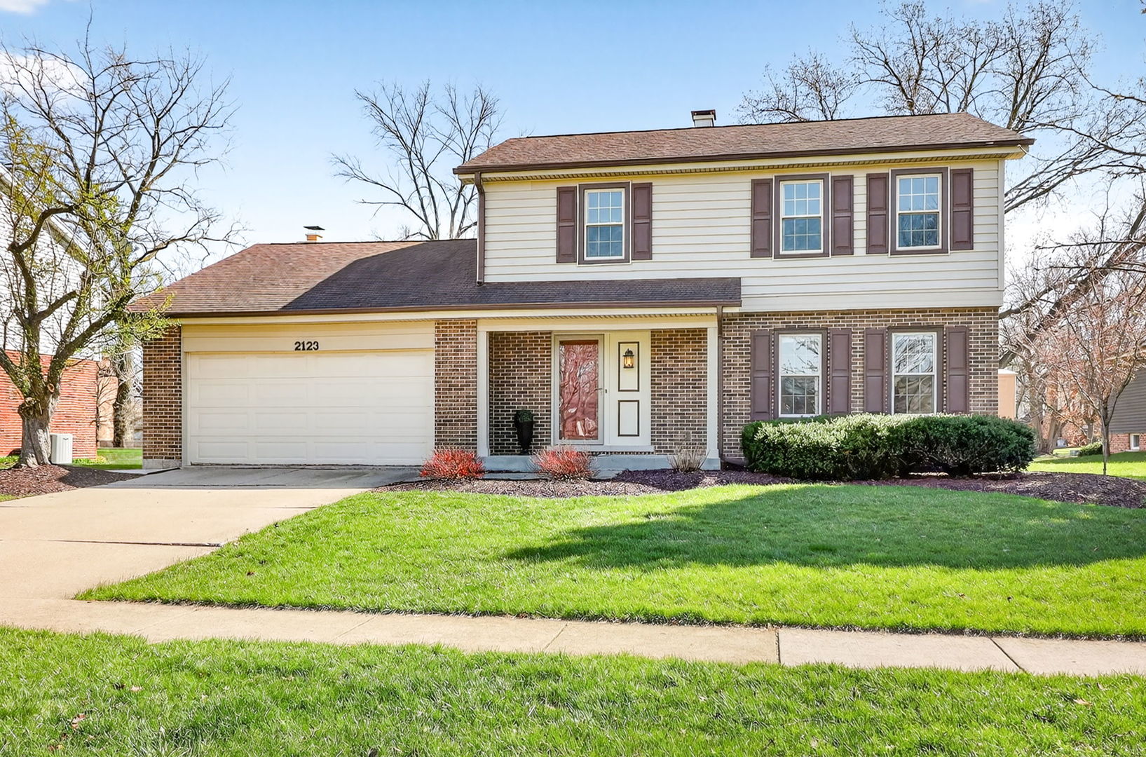 2123 Green Valley Road, Darien, IL