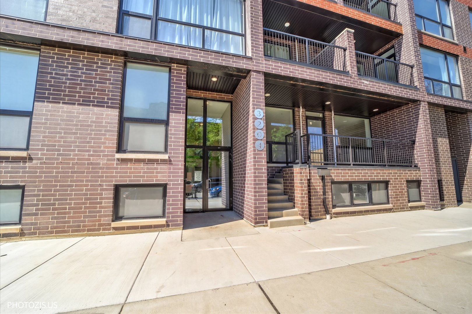 3204 N Kostner Avenue #502, Chicago, IL