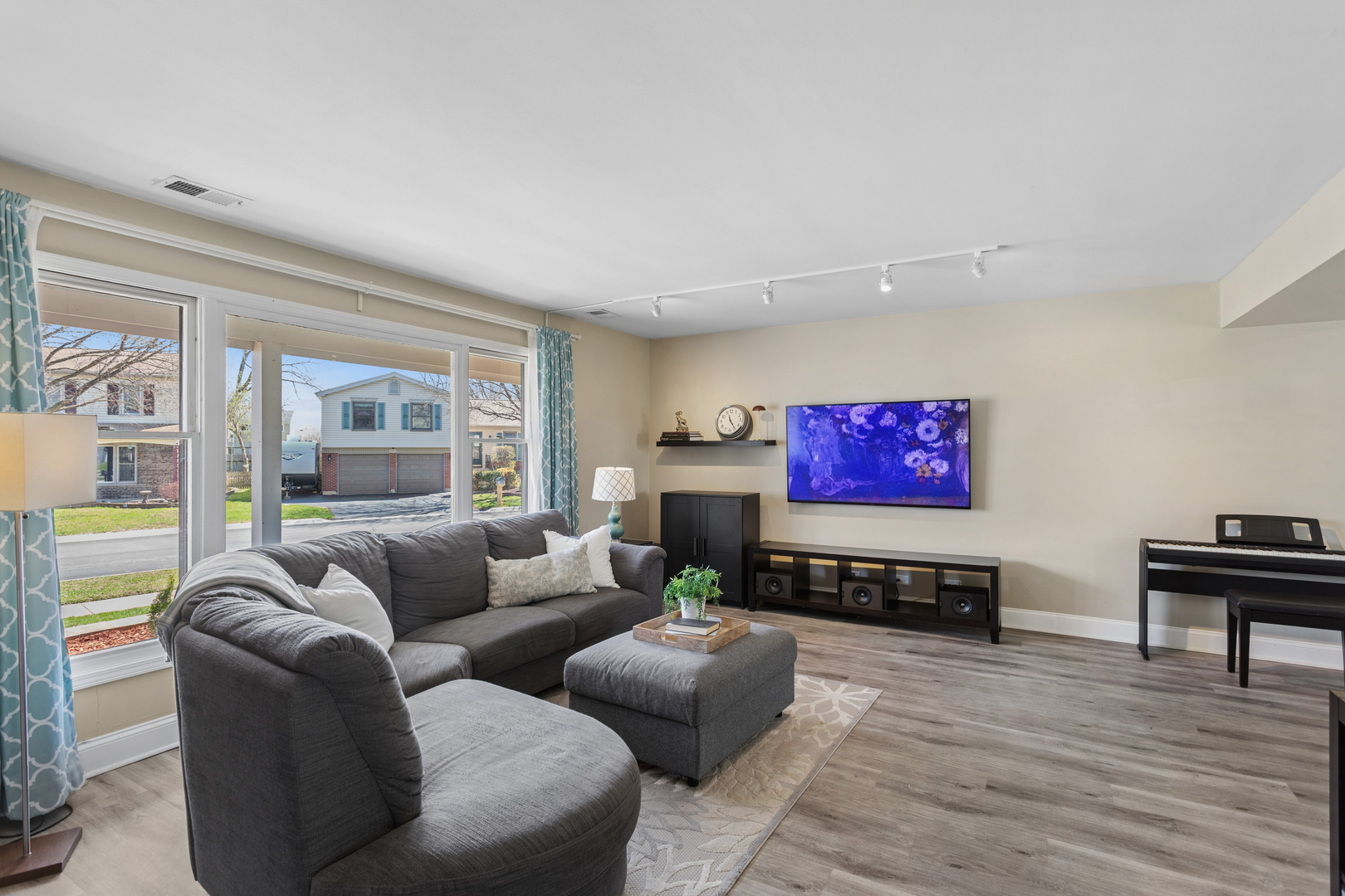 745 Buffalo Circle, Carol Stream, IL