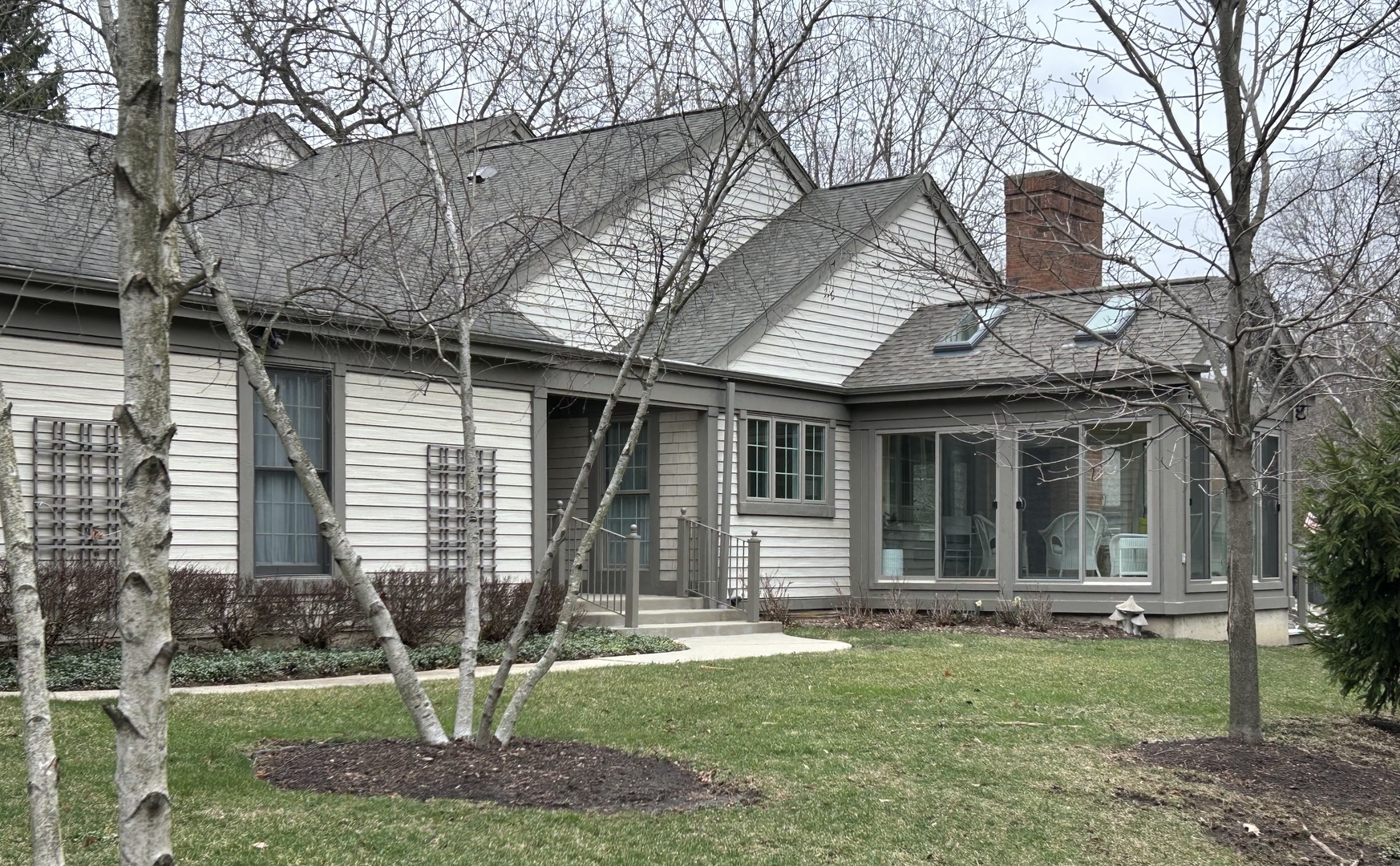 12 Warrington Drive, Lake Bluff, IL