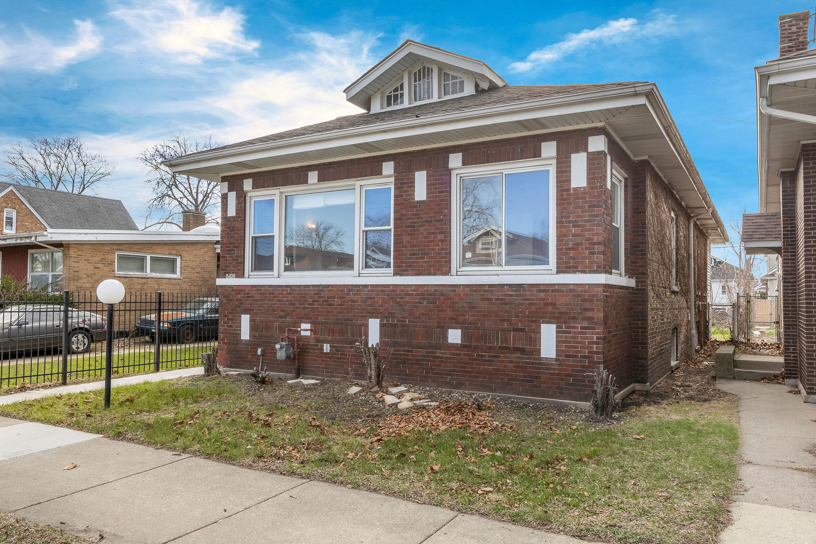8406 S Oglesby Avenue, Chicago, IL