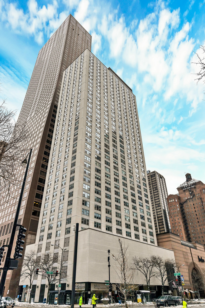 777 N Michigan Avenue #1700, Chicago, IL