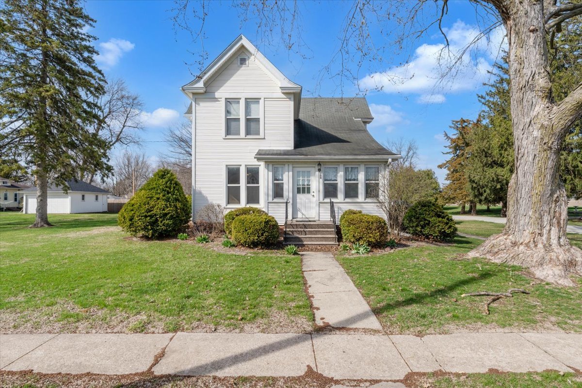 304 Walnut Street, New Windsor, IL