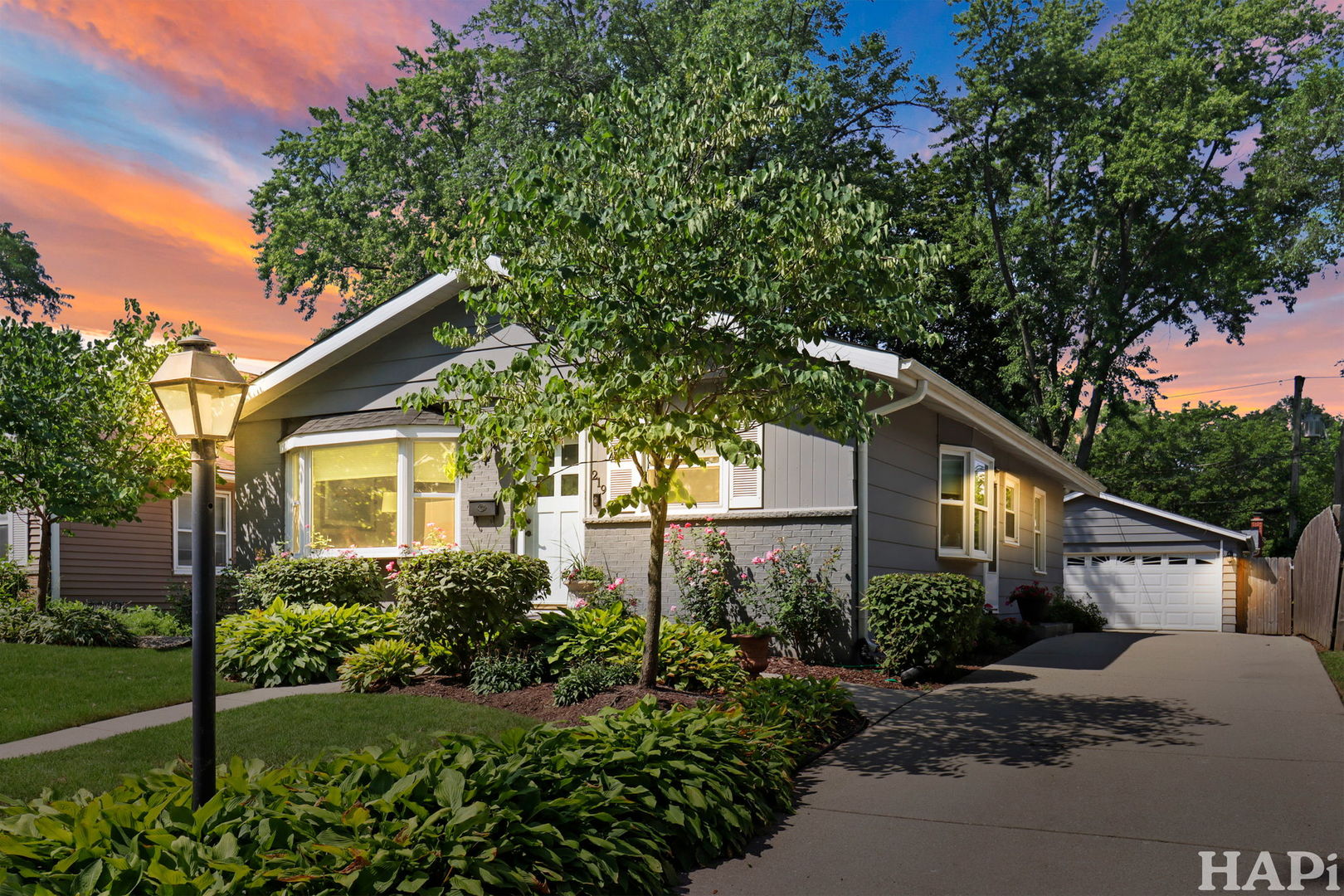 219 Harding Avenue, Libertyville, IL