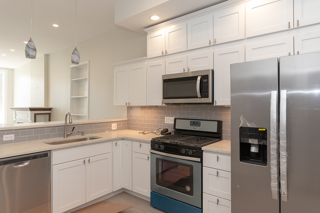 1637 N Clybourn Avenue #2F, Chicago, IL