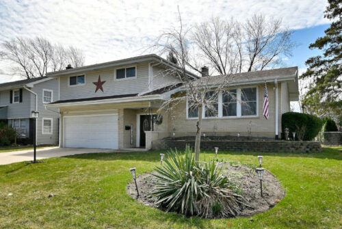 1303 E Ironwood Drive, Mount Prospect, IL
