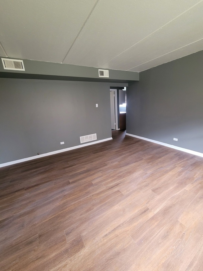 14521 S Richmond Avenue #1, Posen, IL