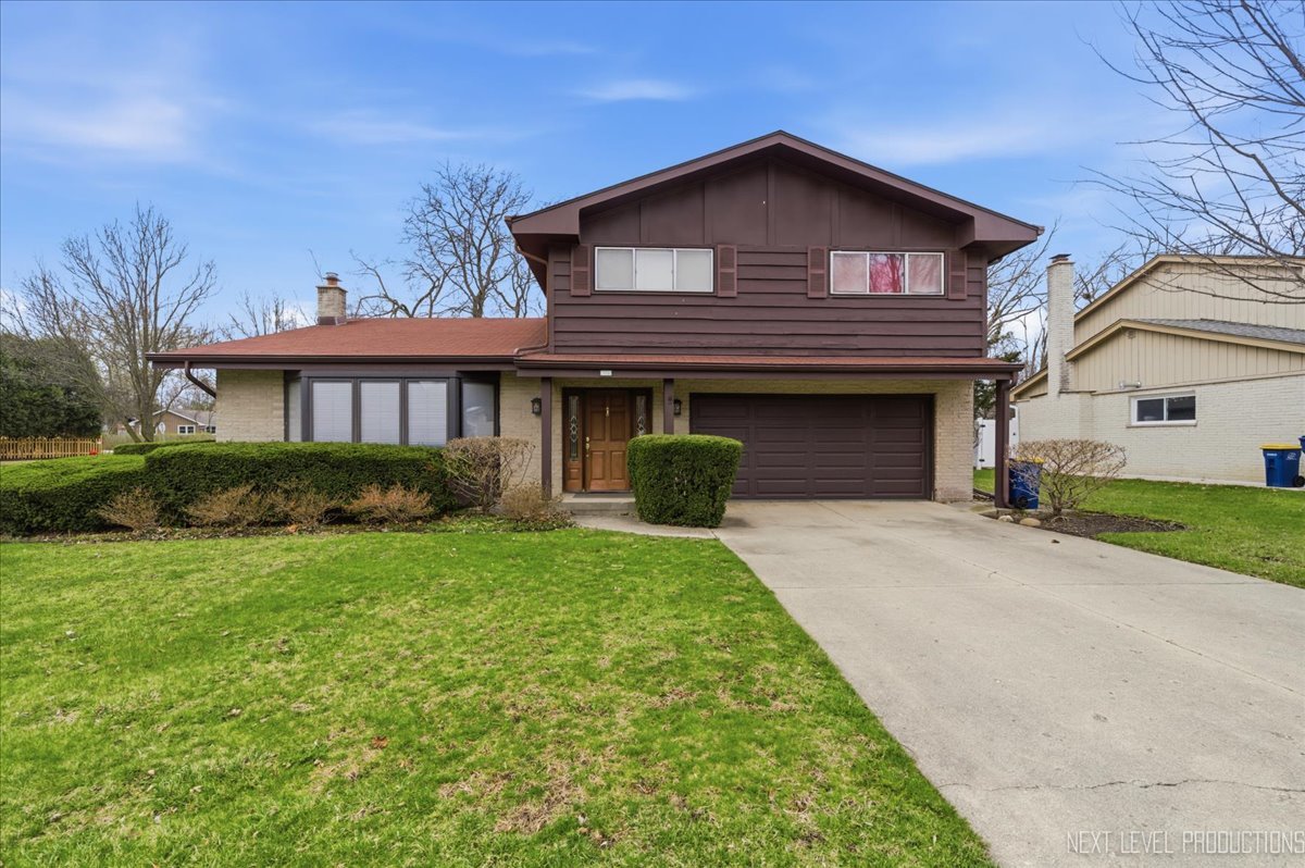 1708 Longvalley Drive, Northbrook, IL