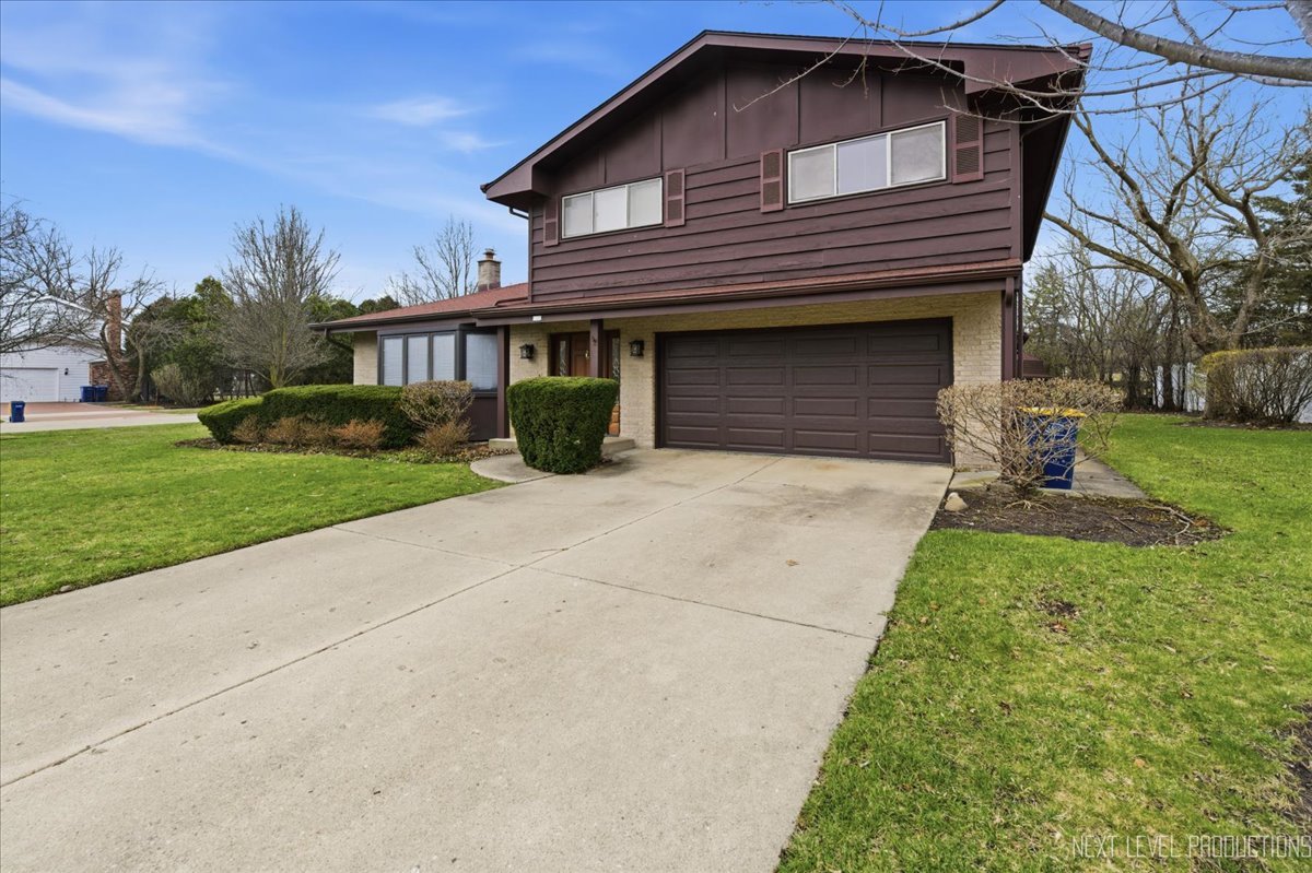 1708 Longvalley Drive, Northbrook, IL