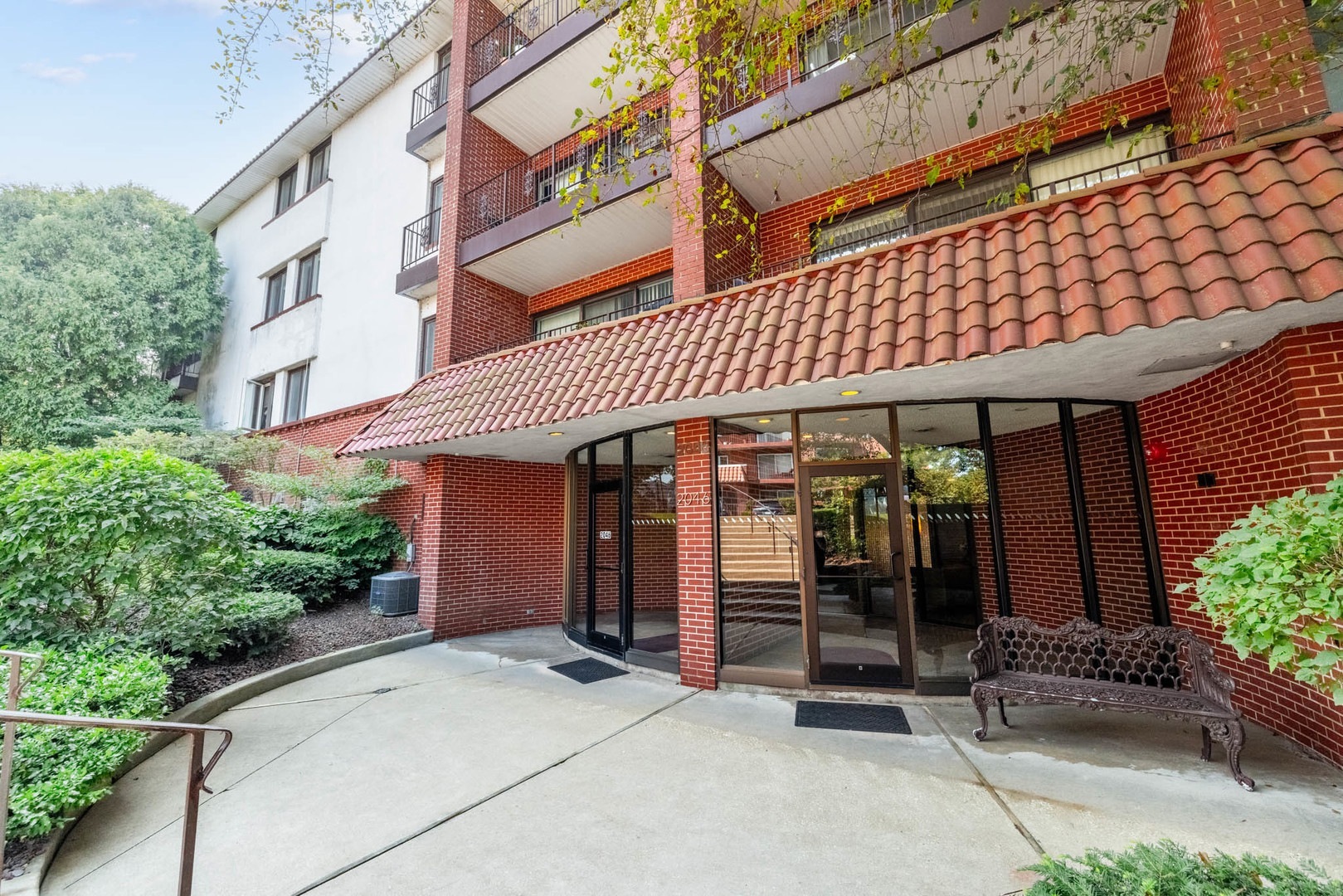 2046 Saint Johns Avenue #3E, Highland Park, IL