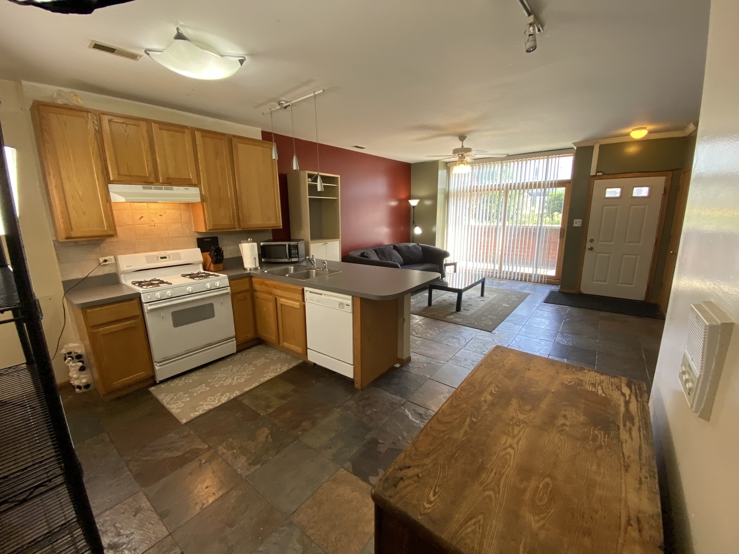 2442 W Fillmore Street, Chicago, IL