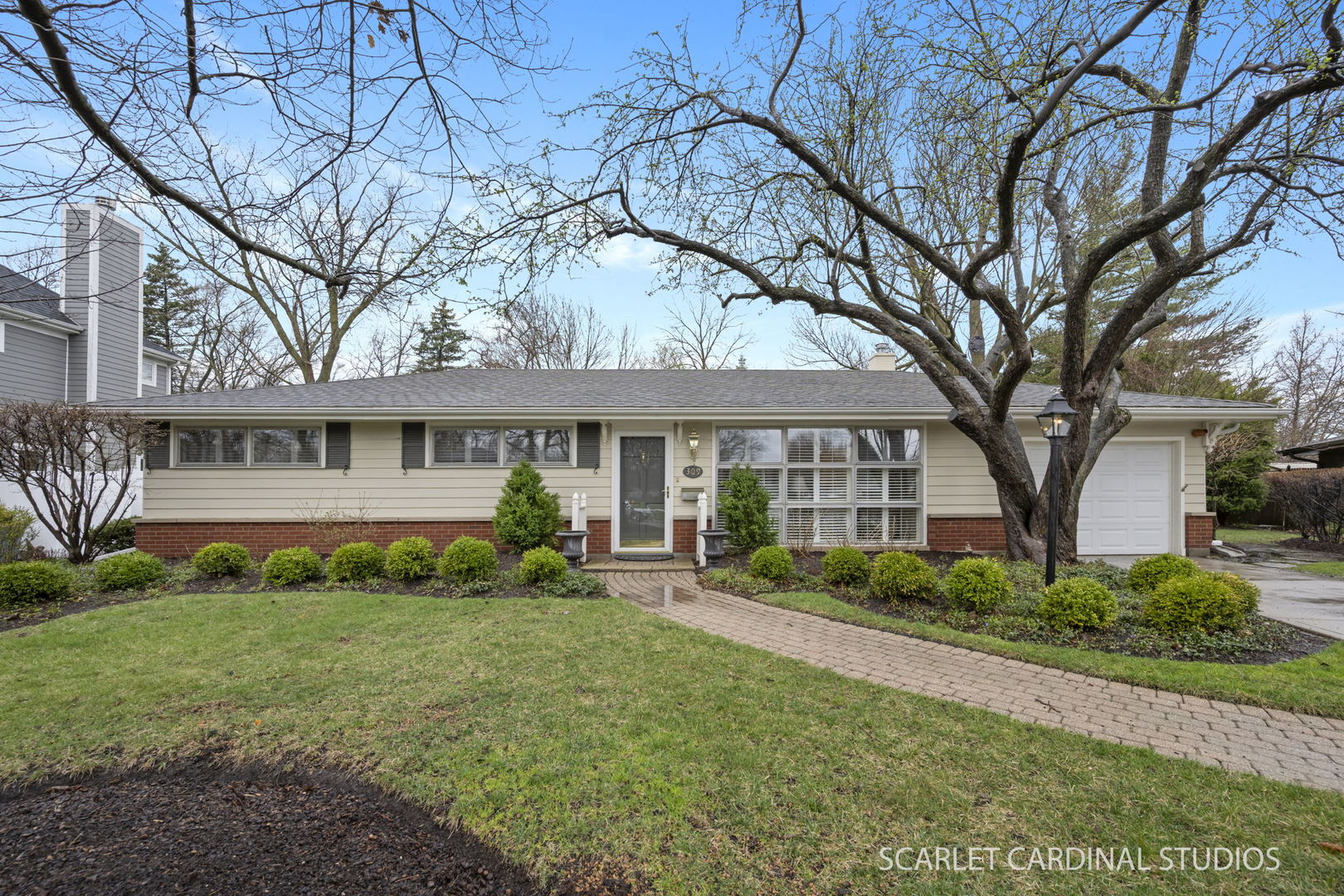 309 Brookside Circle, Wheaton, IL