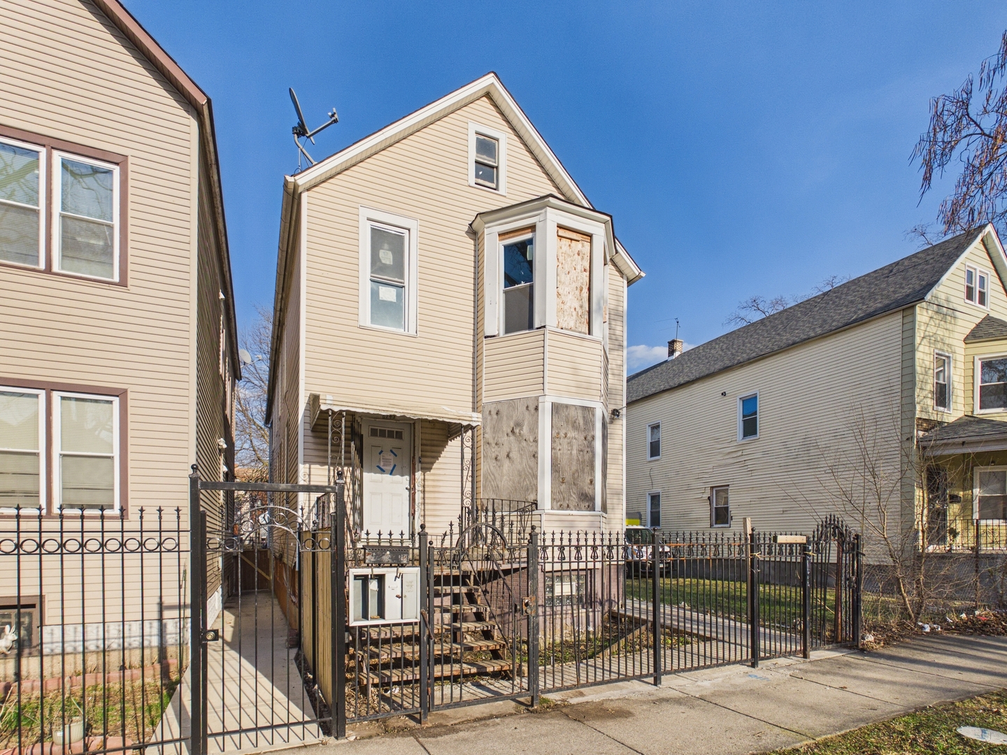 8747 S Escanaba Avenue, Chicago, IL