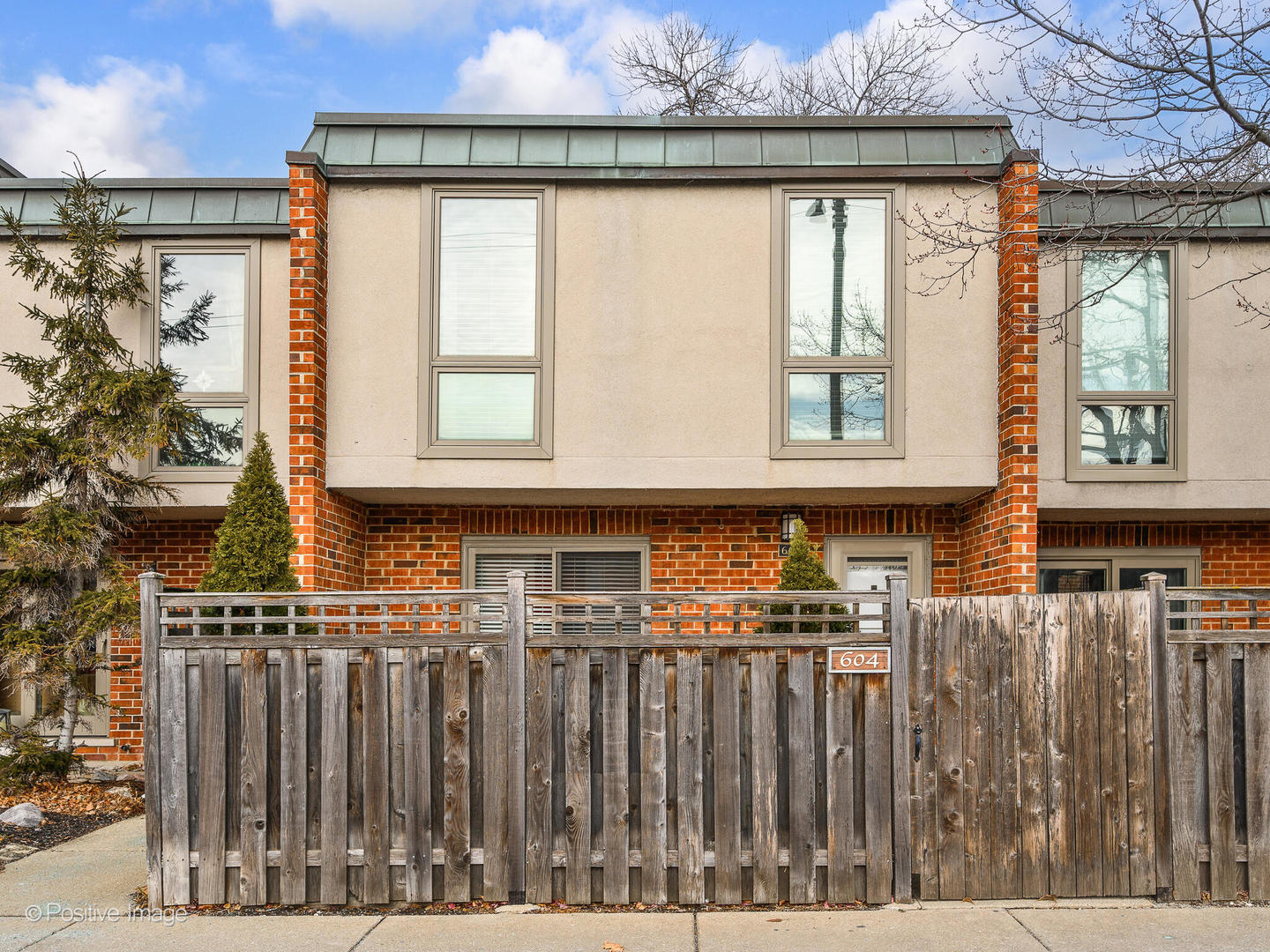 604 W Armitage Avenue, Chicago, IL