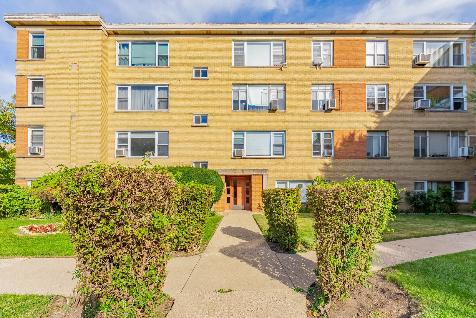 6035 N Damen Avenue #109, Chicago, IL