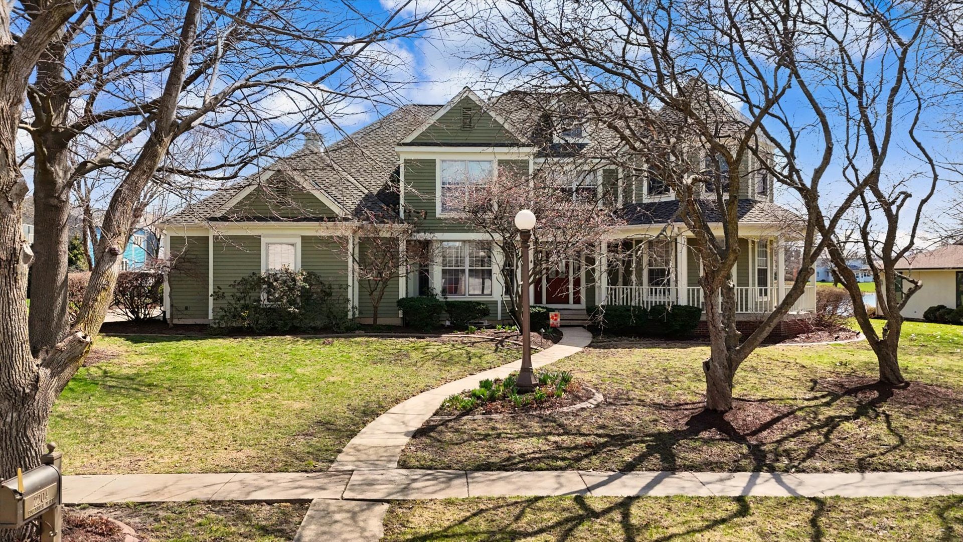 2204 Edgewater Place, Champaign, IL