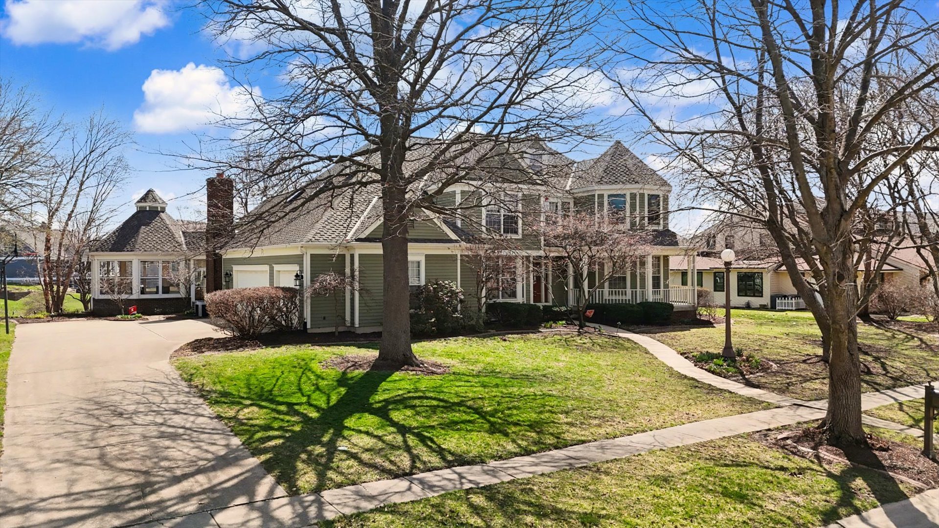 2204 Edgewater Place, Champaign, IL