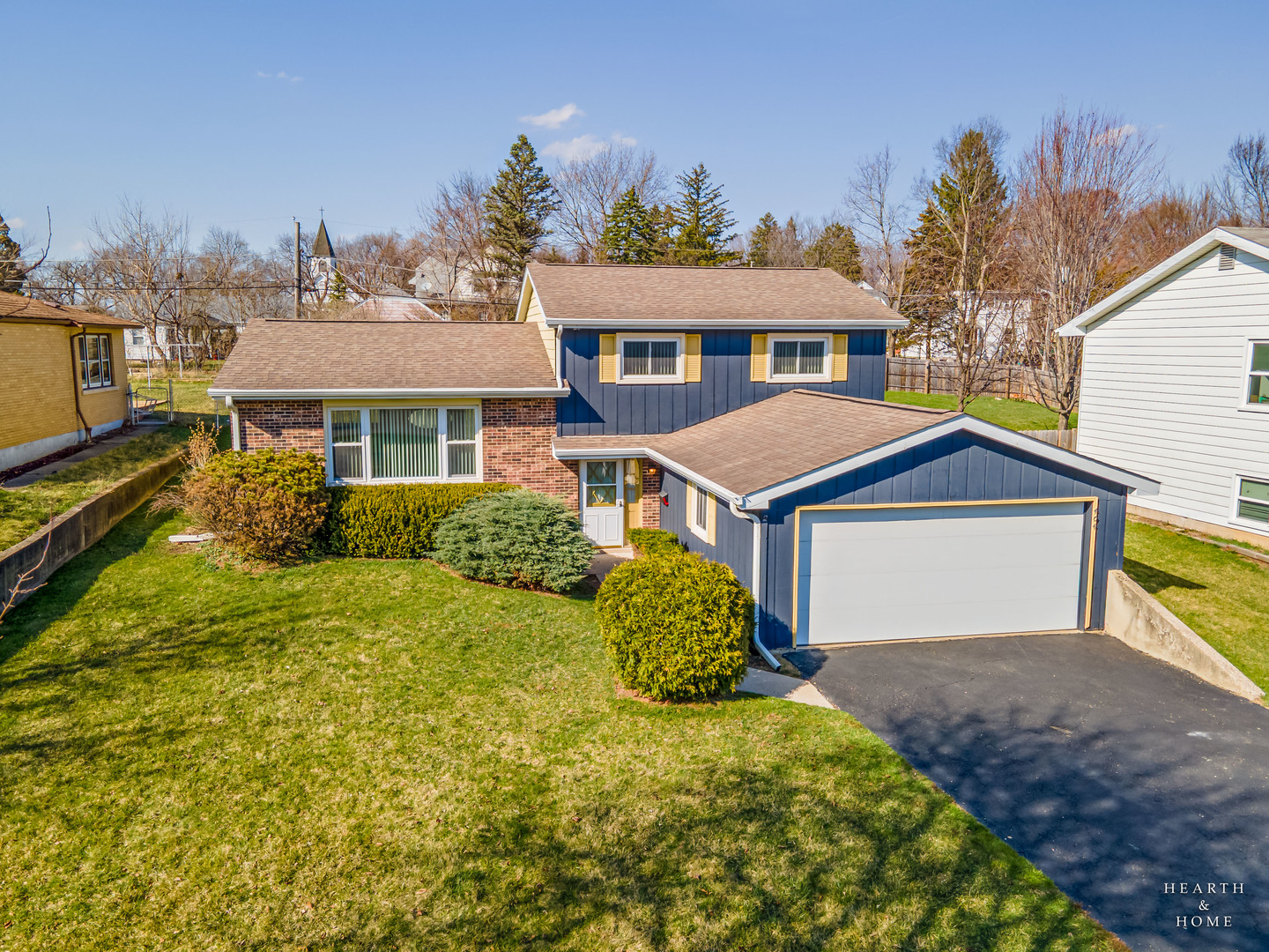 404 Lucille Avenue, Fox River Grove, IL