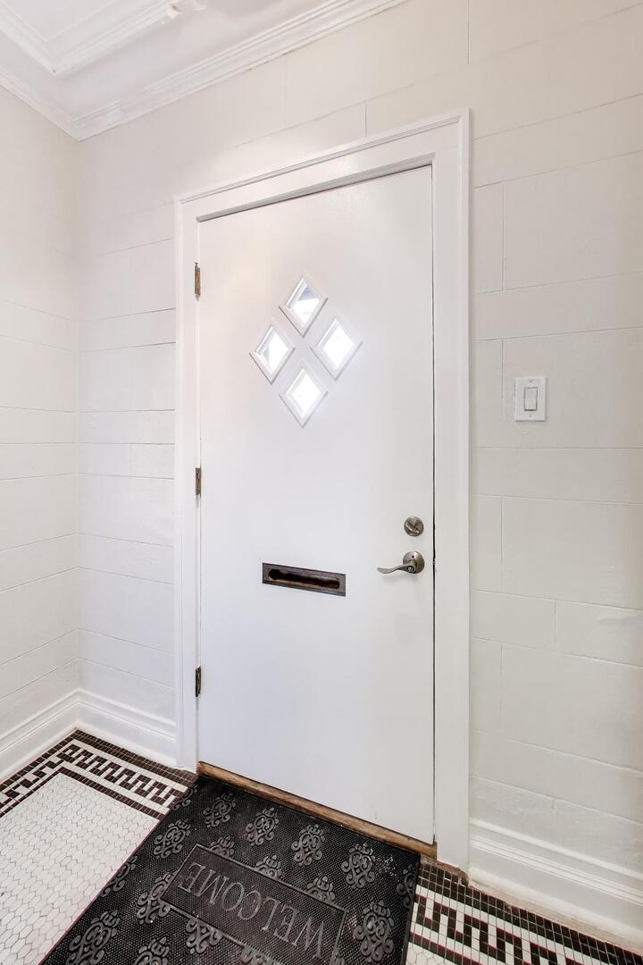 6503 N Maplewood Avenue, Chicago, IL