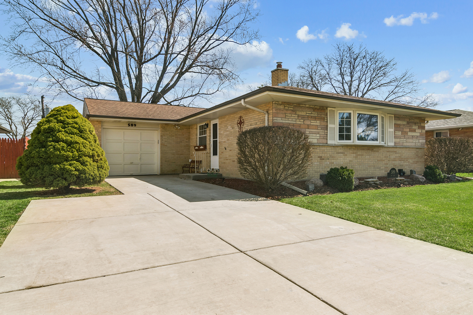 589 Jon Lane, Des Plaines, IL