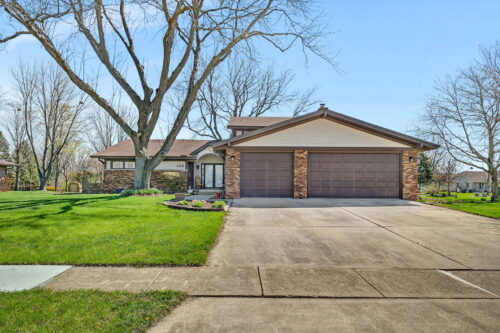 108 Deerpath Drive, Minooka, IL