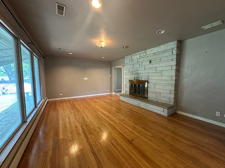 7216 Leonard Drive, Darien, IL