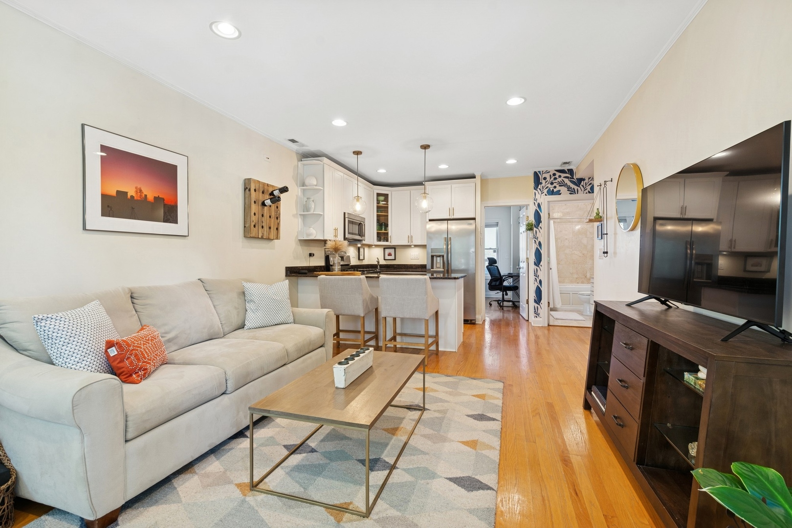 4105 N Lawndale Avenue #301, Chicago, IL