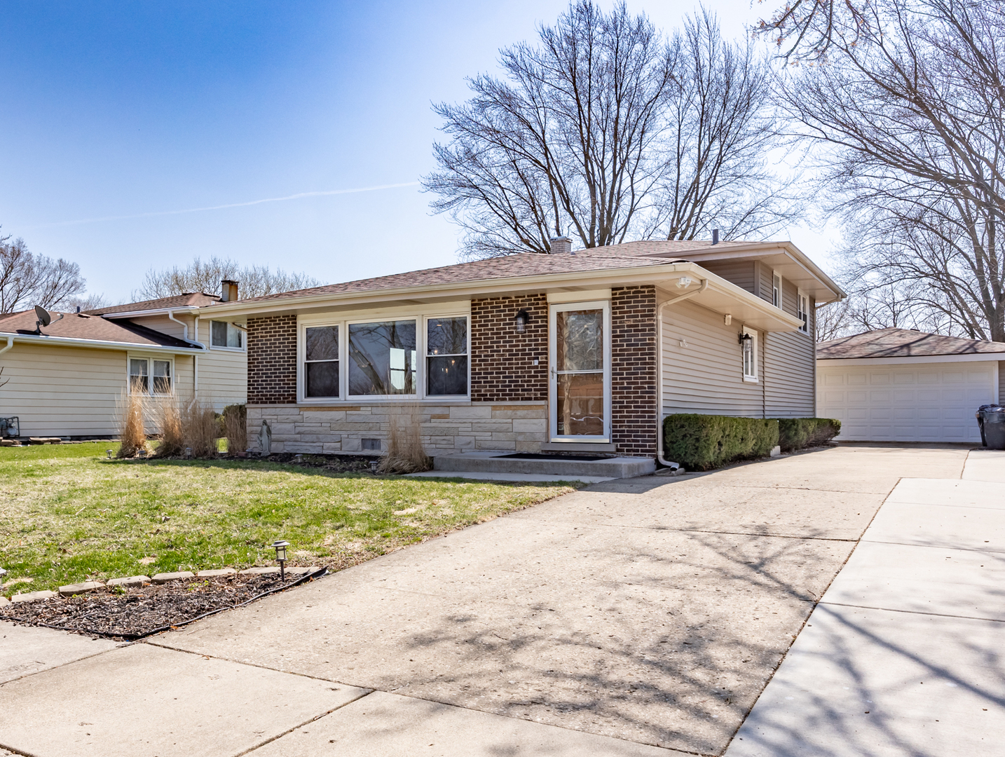 751 Leaf Court, Bartlett, IL