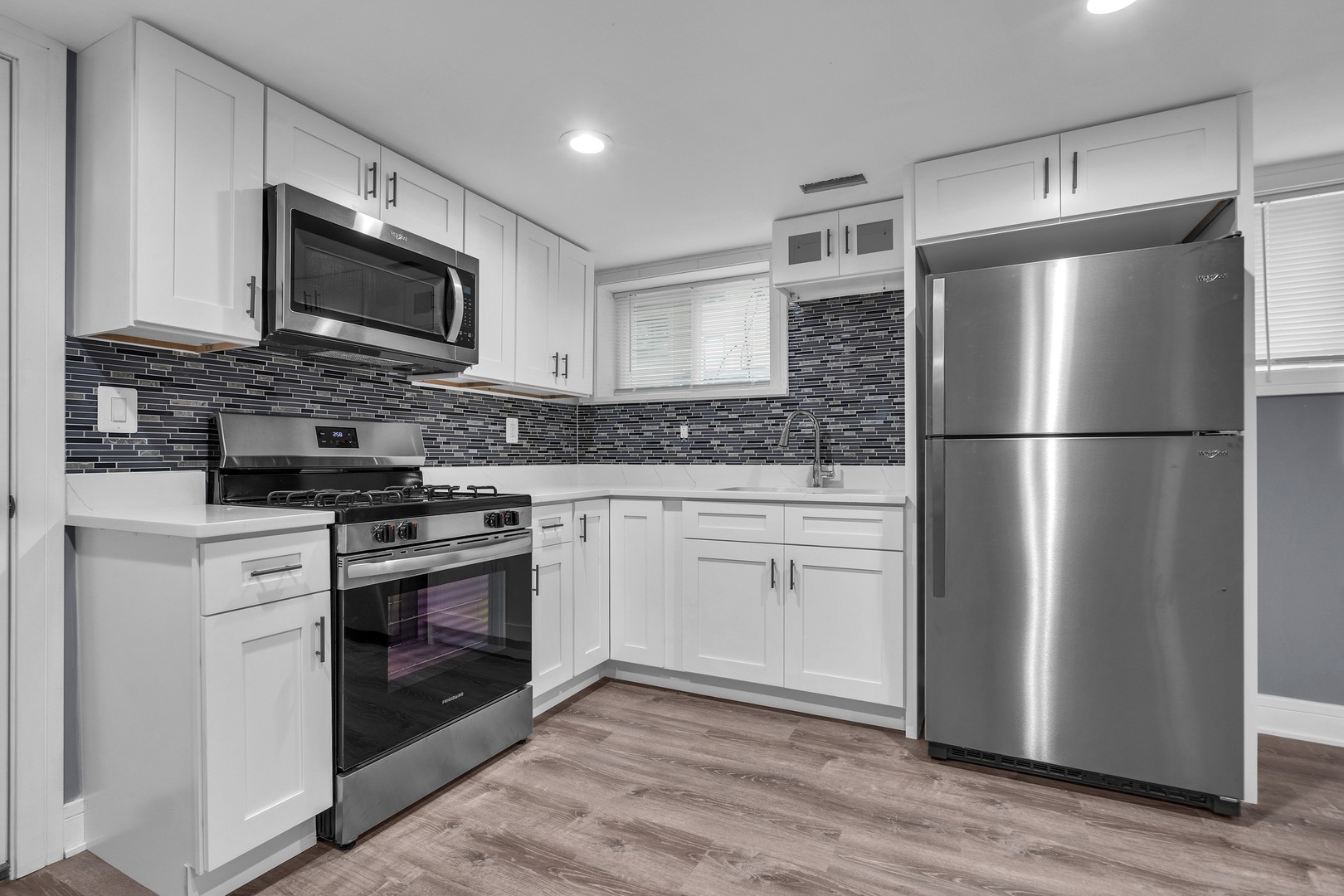 2424 W Hollywood Avenue #3, Chicago, IL