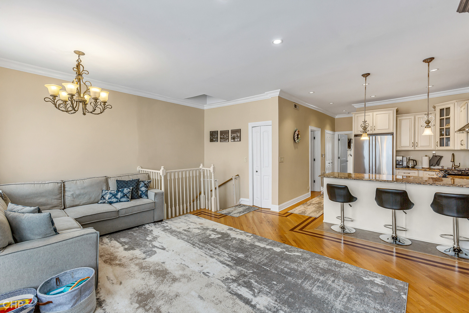 3104 W Walton Street, Chicago, IL