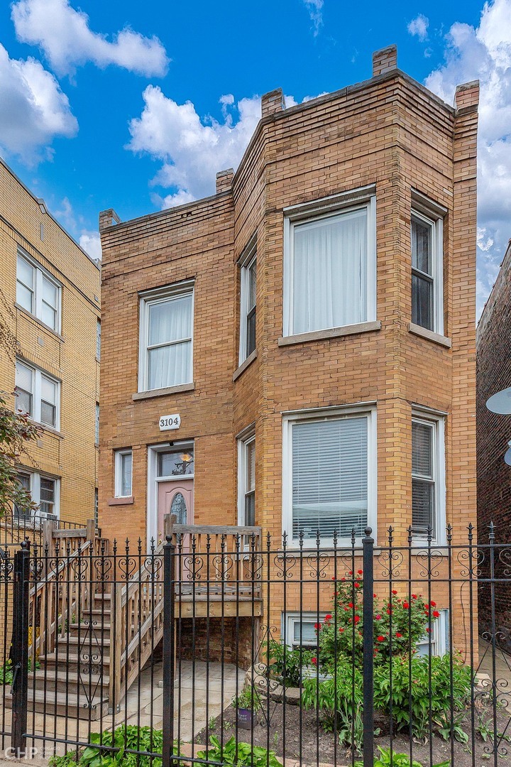 3104 W Walton Street, Chicago, IL