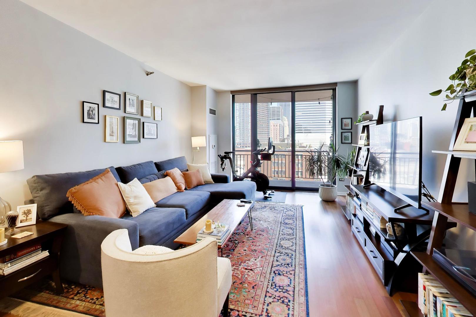 330 N Jefferson Street #802, Chicago, IL