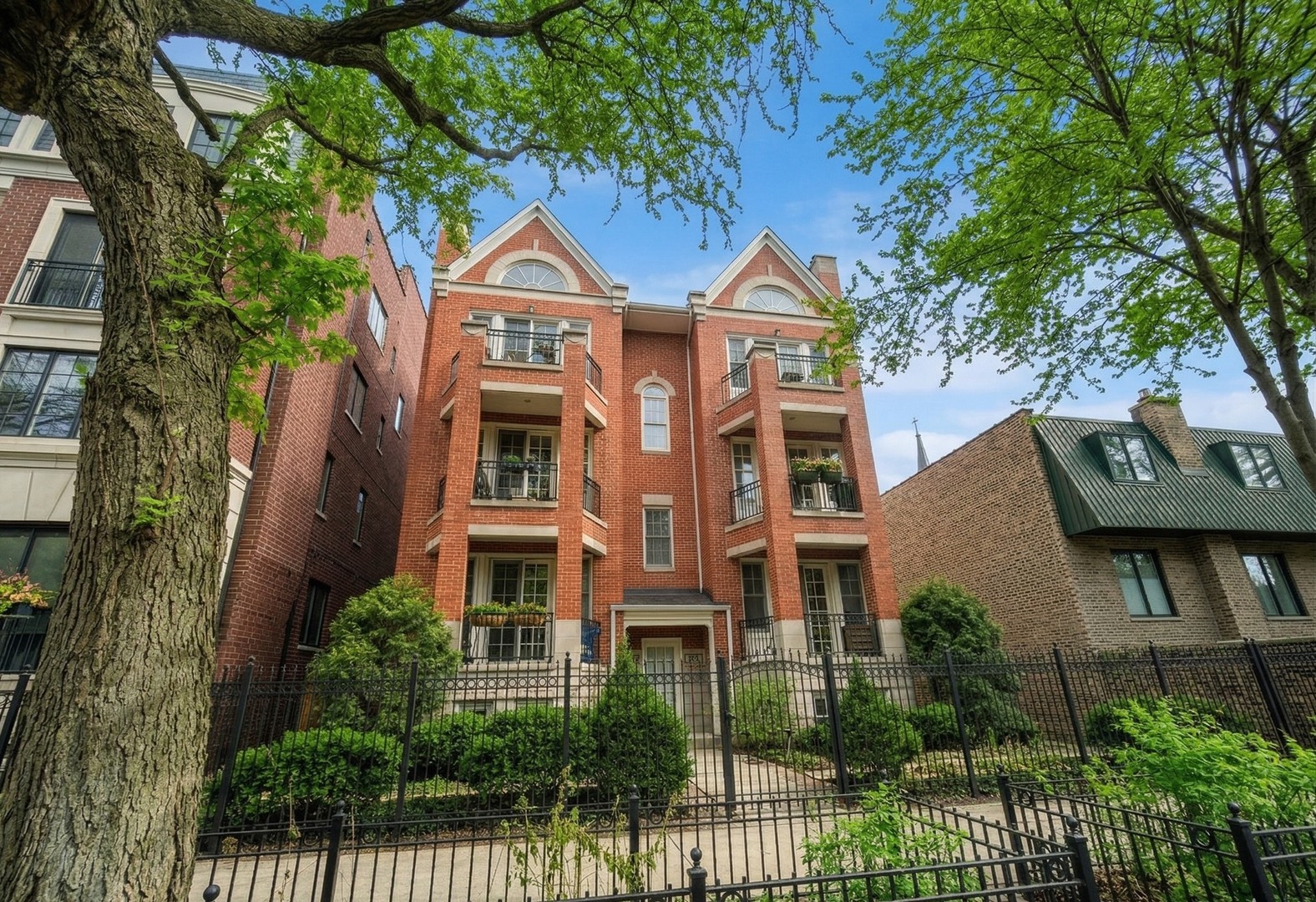 1727 N Mohawk Street #3N, Chicago, IL