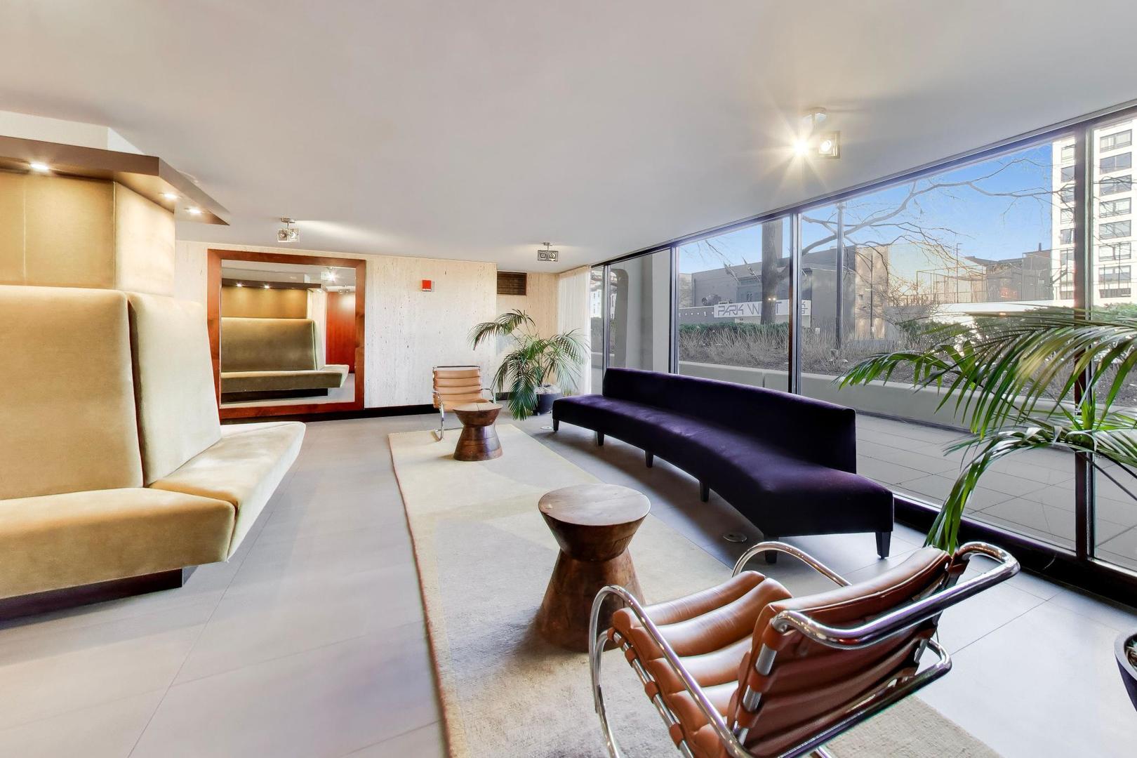 1960 N Lincoln Park West Avenue #408, Chicago, IL