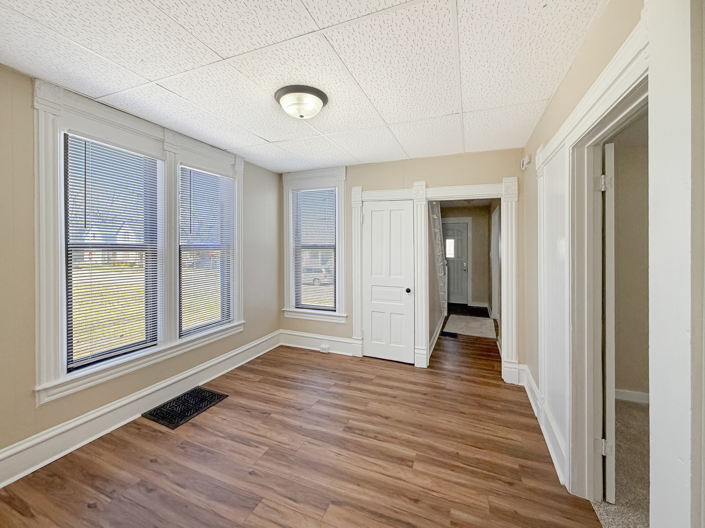 407 E Winneshiek Street, Freeport, IL