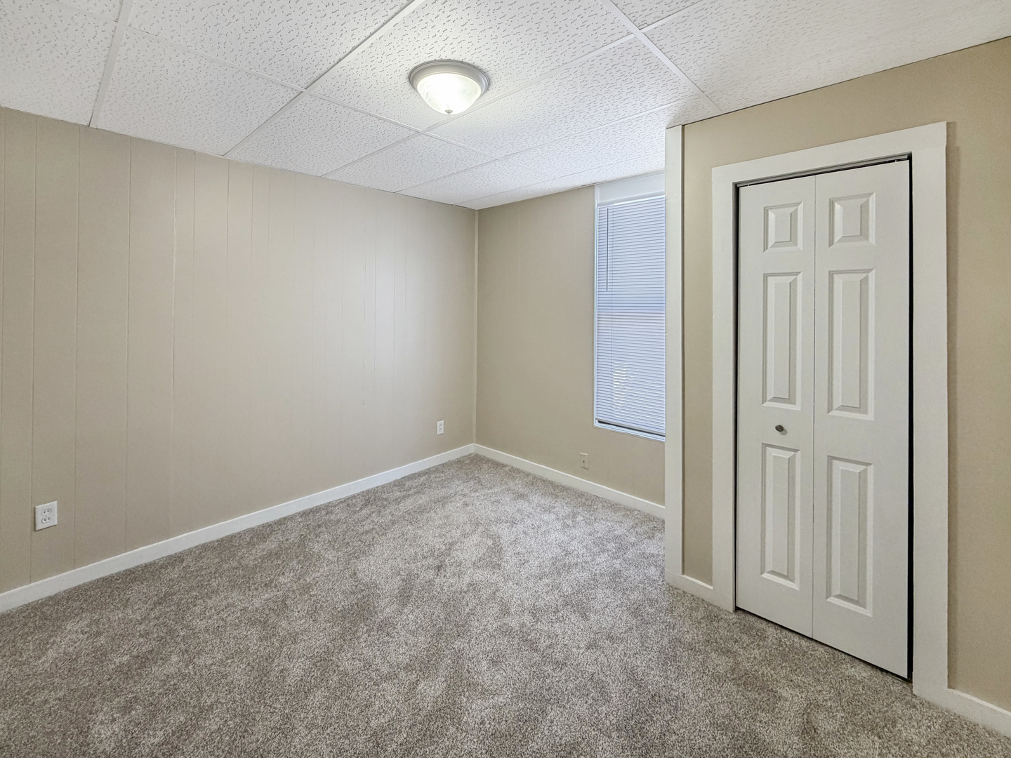 407 E Winneshiek Street, Freeport, IL