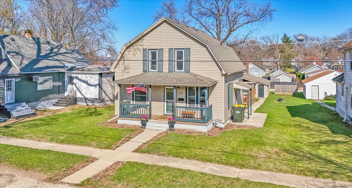 122 N Stott Street, Genoa, IL