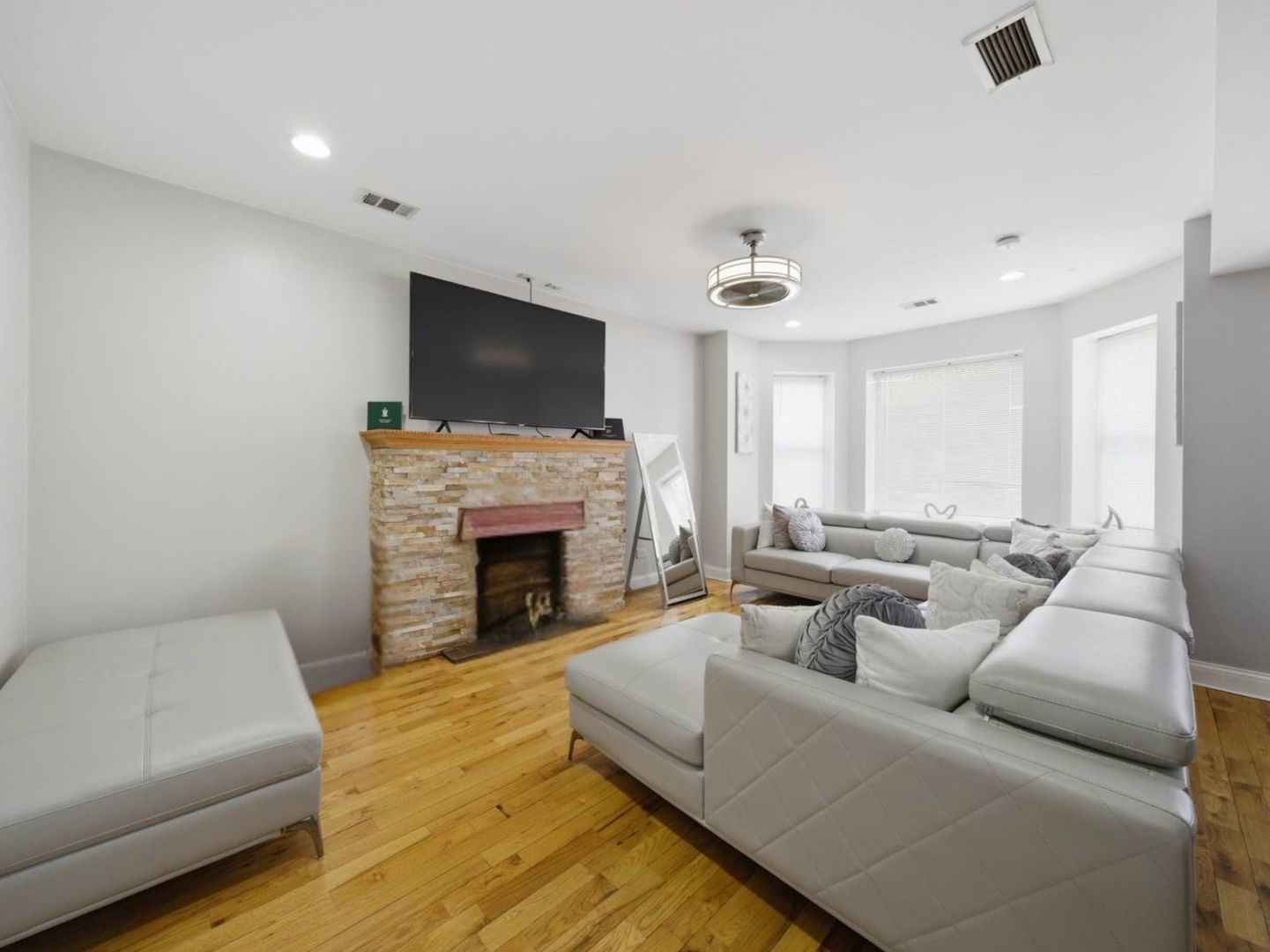 1253 S Tripp Avenue, Chicago, IL