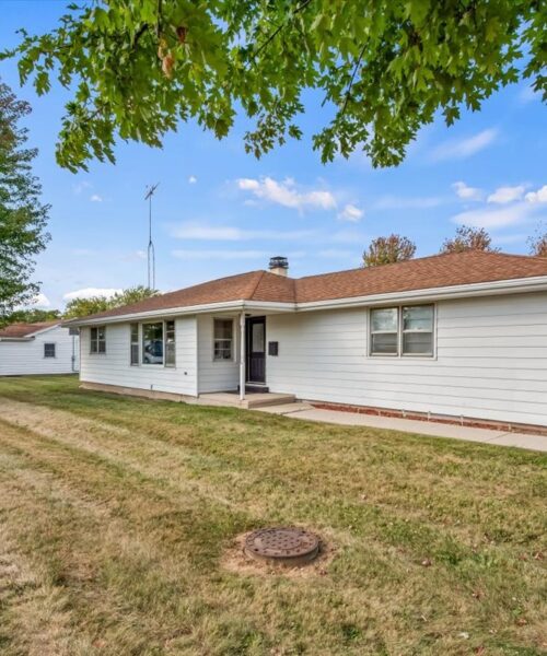 124 E Oak Knoll Drive, Hampshire, IL