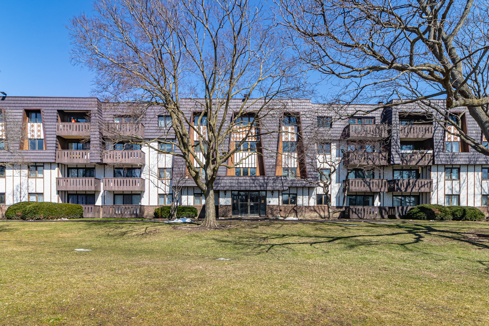 13200 W Heiden Circle #2111, Lake Bluff, IL