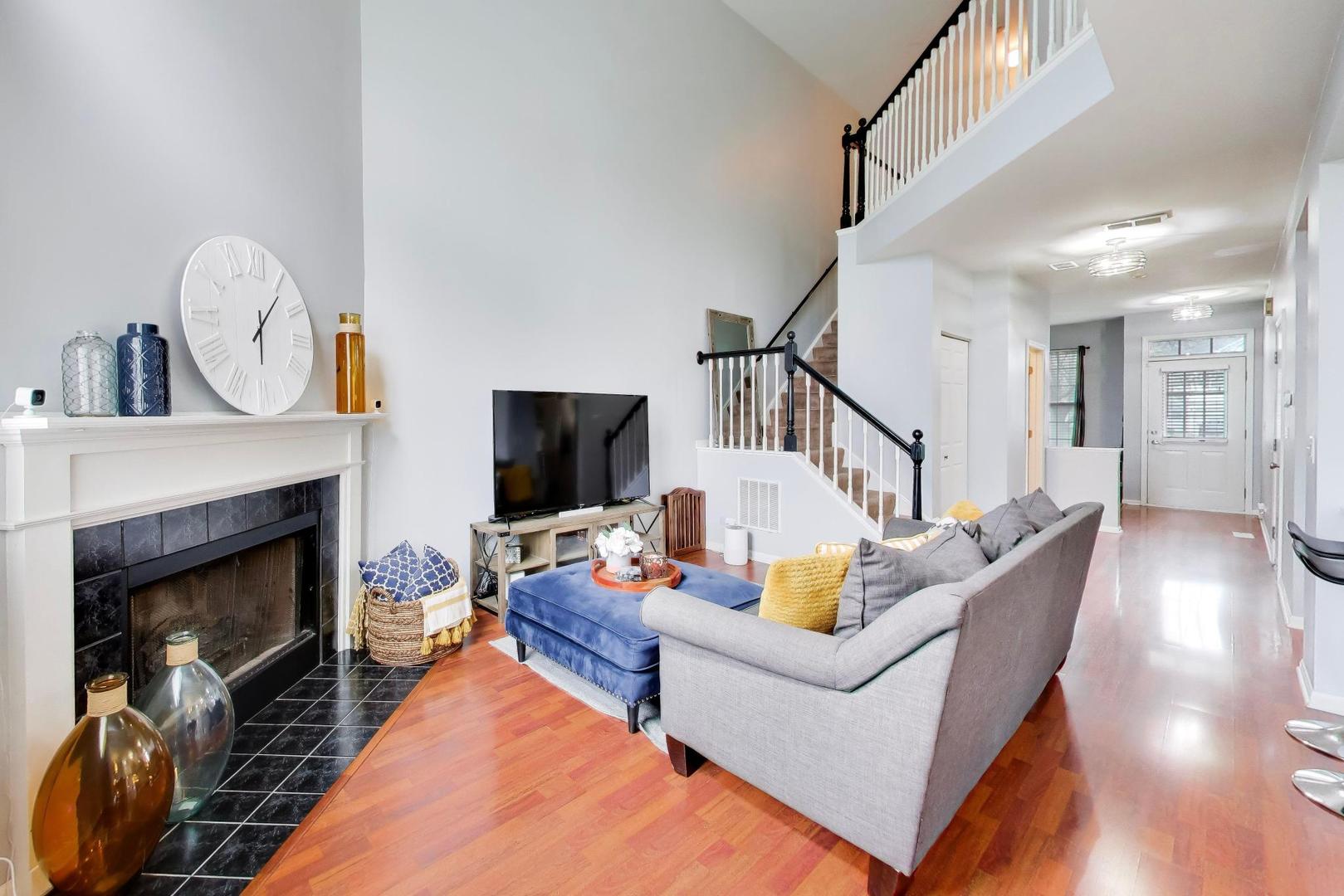 1267 ARAPAHO Court, Naperville, IL