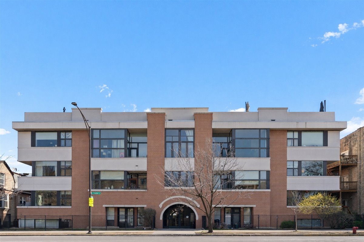 2065 N Kedzie Avenue #328, Chicago, IL