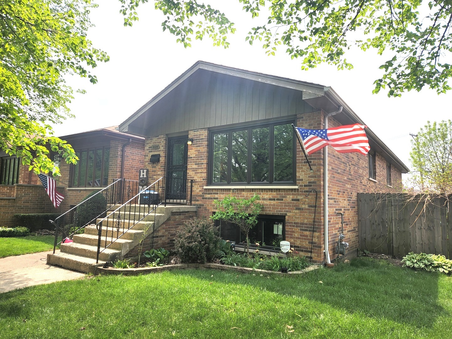 11134 S Sawyer Avenue, Chicago, IL