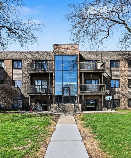 1484 Stonebridge Circle #B6, Wheaton, IL