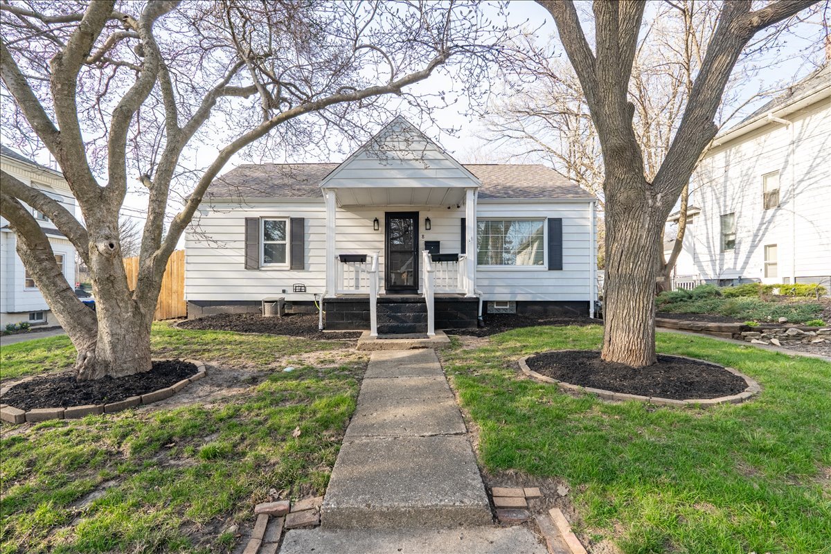 8 Felton Place, Bloomington, IL