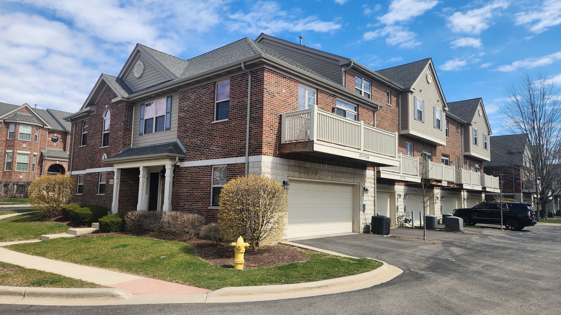 27W736 N Meadowview Drive, Winfield, IL